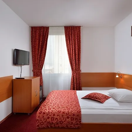 Park Hotel 3*