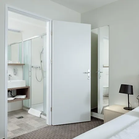 Park Hotell 3*